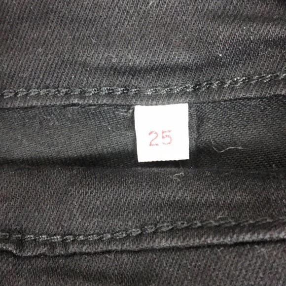 Levi’s Black Skinny‎ Overalls. - Picture 9 of 12